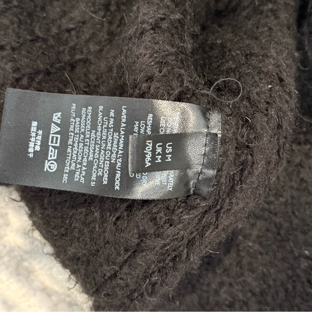 Free People V-neck sweater in black size M GUC